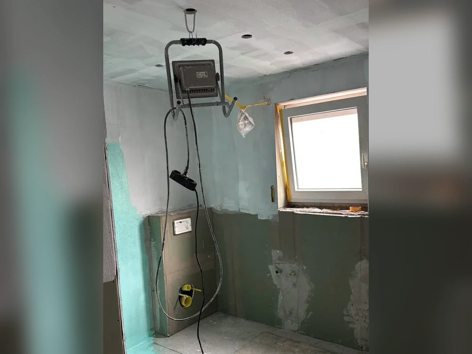 Badezimmer während der Sanierungsarbeiten vor der Fertigstellung